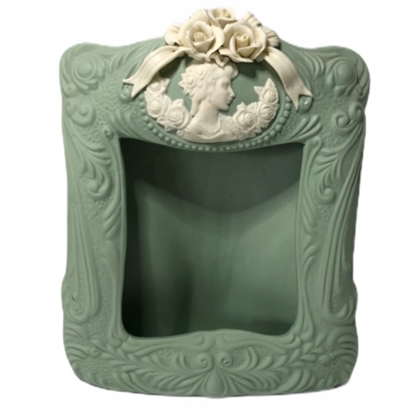 Set of 2 Ornate Ceramic Picture Frames - Picture 3 of 7